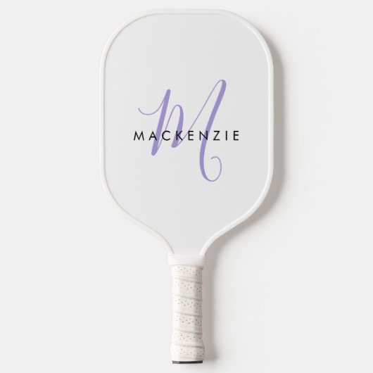 Elegantes, modernes White Lavender Script Monogram Pickleball Schläger (Vorderseite)