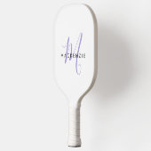 Elegantes, modernes White Lavender Script Monogram Pickleball Schläger (Links)