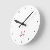 Elegantes, modernes White Script Monogram Runde Wanduhr (Winkel)