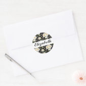 Elegantes Monogram Black and White Daisy Muster Runder Aufkleber (Umschlag)