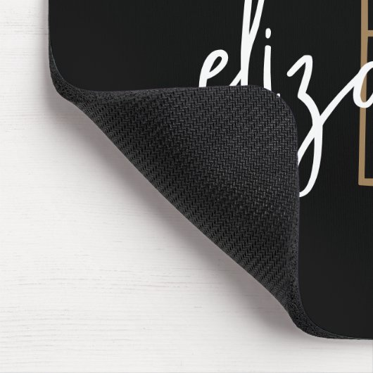 Elegantes Monogram Black Gold Script Mousepad (Ecke)