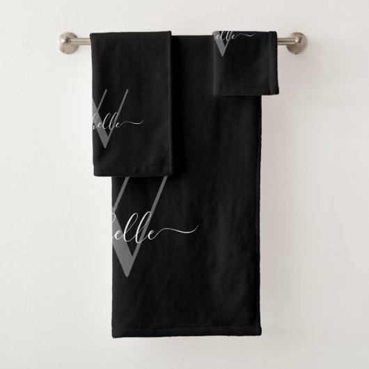 Elegantes Monogram Black Graue Name Script Badhandtuch Set (Insitu)