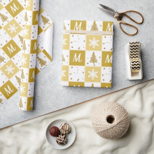Elegantes Monogram Gold & White Christmas Wrapping Geschenkpapier (Kunsthandwerk)