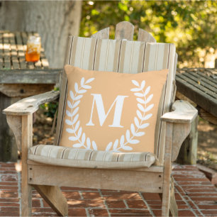 Elegantes Monogram Kissen mit Laurel Wreath Design Für Draußen