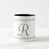 Elegantes Monogramm, anfänglicher Weißstreifen Zweifarbige Tasse (Mittel)