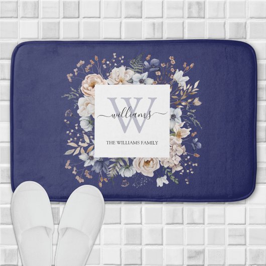 Elegantes Monogramm Hübsche Beige Blaue Blumen Flo Badematte