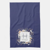Elegantes Monogramm Hübsche Beige Blaue Blumen Flo Geschirrtuch (Vertikal)