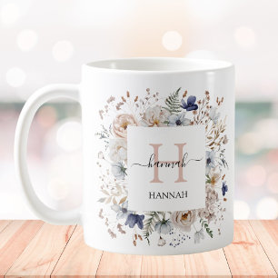 Elegantes Monogramm Hübsche Beige Blaue Blumen Flo Kaffeetasse