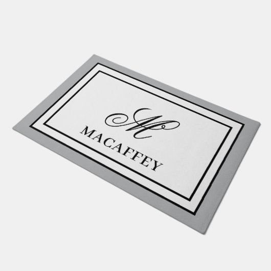 Elegantes Monogramm-Initial Fußmatte (Schrägansicht)