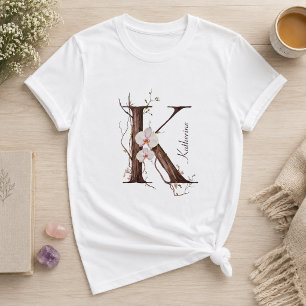 Elegantes Monogramm "K" mit pastellfarbenen Orchid T-Shirt