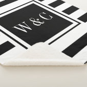 Elegantes Monogramm Moderner Schwarz-weißer Streif Sherpadecke (3/4)