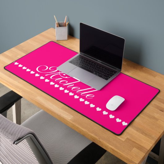 Elegantes Monogramm Rosa und Weiße Herzen Schreibtischunterlage (Büro 2)