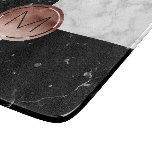 Elegantes Monogramm-Rosen-GoldSchwarz-weißer Schneidebrett (Ecke)