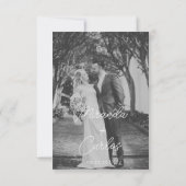 Elegantes Monogramm-Schrift Hochzeits-QR-Code Save The Date (Rückseite)