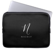 Elegantes Monogramm Schwarz/Weiß Laptopschutzhülle (Vorderseite)