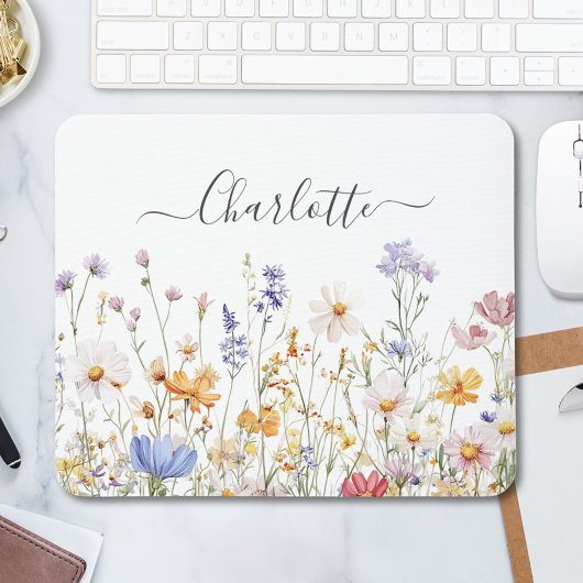 Elegantes Monogramm Wasserfarbe Bunte Wildblume Mousepad