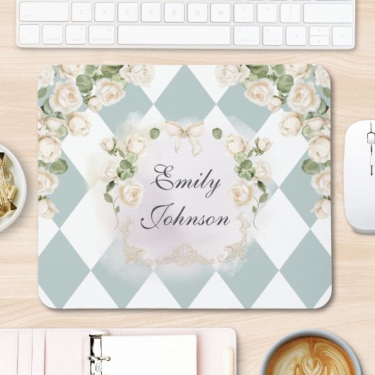 Elegantes Monogramm Weiße Rosen Grüne Blätter Diam Mousepad