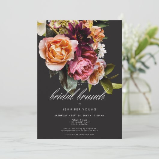 Elegantes Moody Burgundy & Pink Bridal Brunch Einladung (Stehend Vorderseite)