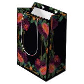 Elegantes Moody Pachy rosa boho floral Mittlere Geschenktüte (Rückseite Schrägansicht)