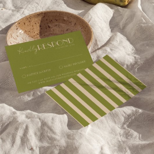 Elegantes Moosgrünes Hochzeitsdesign im Stil des a RSVP Karte