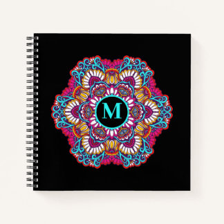 Elegantes Multi-Color Mandala Blühe Monogramm Notizblock