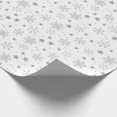 Elegantes Muster grauer Schneeflocken Geschenkpapier (Ecke)