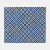 Elegantes Muster mit blauer Geometrie Fleecedecke (Vorderseite (Horizontal))
