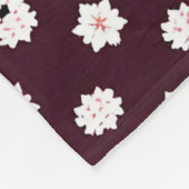 Elegantes Muster mit Lotus und Blossom Fleecedecke (Ecke)