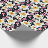 Elegantes Muster mit narzissenartigen Blume Geschenkpapier (Ecke)