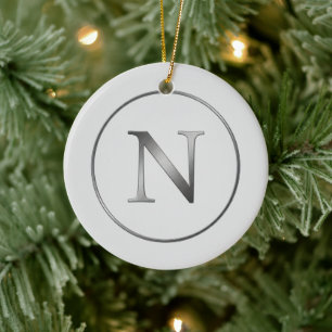Elegantes 'N'-Monogramm Noel Silberlinien-Rand Keramik Ornament