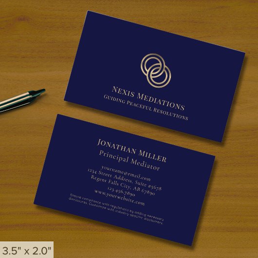 Elegantes Navy Blue and Gold Logo Visitenkarte