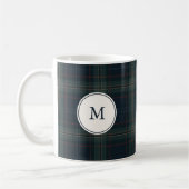 Elegantes Navy Blue and Green Kariert Monogram Kaffeetasse (Links)