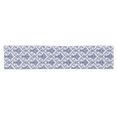 Elegantes Navy Blue and White Damask Muster Kurzer Tischläufer (Horizontal)