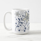 Elegantes Navy Blue Floral Muster | Kaffeetasse (Links)