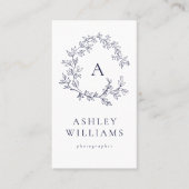 Elegantes Navy Blue Monogram QR Code Floral Wappen Visitenkarte (Vorderseite)