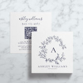 Elegantes Navy Blue QR Code Monogram Floral Wappen Quadratische Visitenkarte