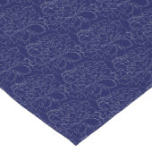 Elegantes Navy Blue Silver Floral Muster Kurzer Tischläufer (Ecke)