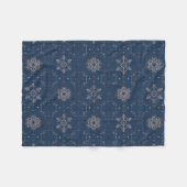 Elegantes Navy Blue Winter Snowflake Muster Fleecedecke (Vorderseite (Horizontal))