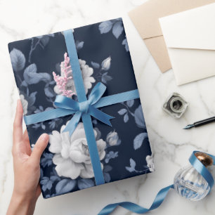 Elegantes Navy-Rosen-Weiß-Blumenmuster Geschenkpapier