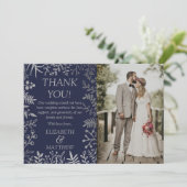Elegantes Navy & Silver Floral Wedding Foto Dankeskarte (Stehend Vorderseite)