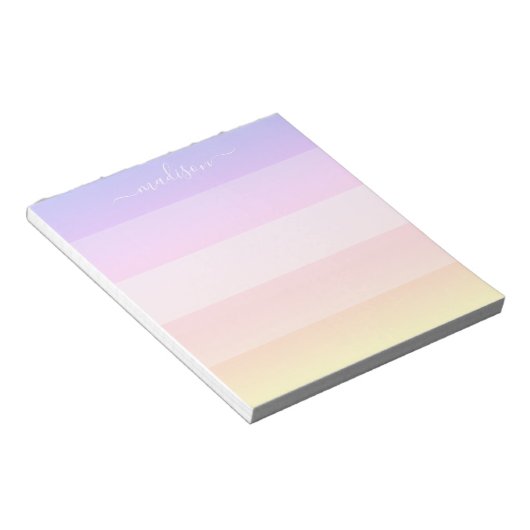 Elegantes Notizblock mit gestreiftem Regenbogen (angewinkelt)