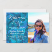 Elegantes Ocean Blue Foto Retirement Party Einladung (Vorderseite)