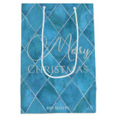 Elegantes Ocean Blue Raute Muster Frohe Weihnachte Mittlere Geschenktüte (Rückseite)
