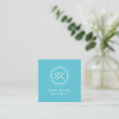 Elegantes Ocean Blue Script Beruflich Monogram Quadratische Visitenkarte (Stehend Vorderseite)