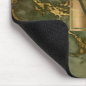 Elegantes Olive Green Marble Gold Monogramm Mousepad (Ecke)