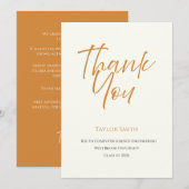 Elegantes Orange & Creme minimaler Typescript Grad Dankeskarte (Vorne/Hinten)