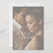 Elegantes Overlay Foto Elfenbeinhochzeit Einladung (Vorderseite)