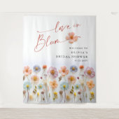 Elegantes Pastel Pink Boho Wildblume Brautparty Wandteppich (Vorderseite)