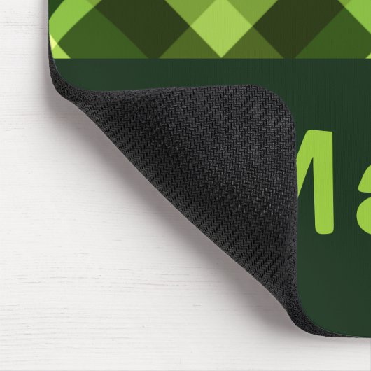 Elegantes Pea Green Kariert Monogram Mousepad (Ecke)