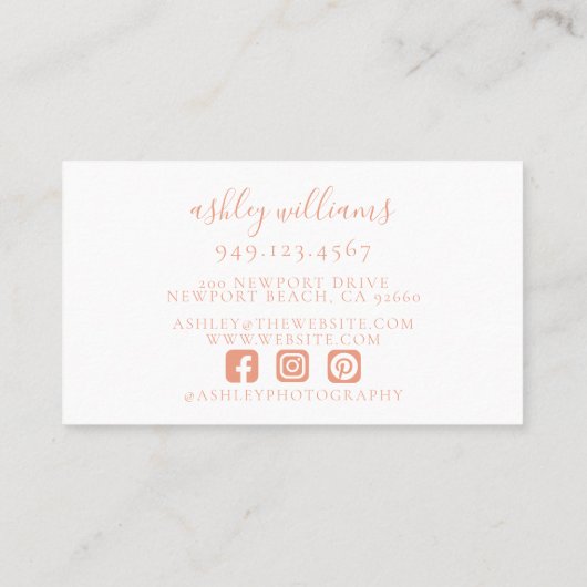 Elegantes Peach Monogram Floral Wappen Beruflich Visitenkarte (Rückseite)